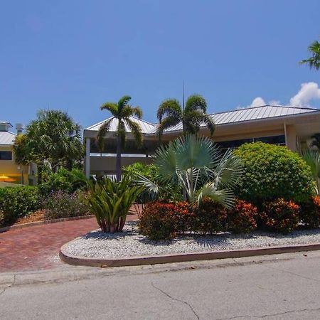 Sea Breeze, Studio 510, Beach Steps Away!+Pool+Wifi Ruskin Exterior photo