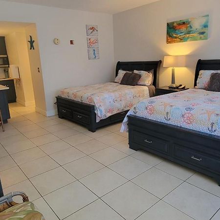 Sea Breeze, Studio 510, Beach Steps Away!+Pool+Wifi Ruskin Exterior photo