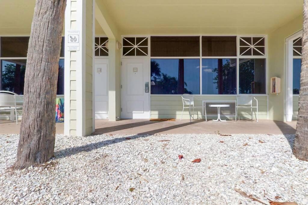 Sea Breeze, Studio 510, Beach Steps Away!+Pool+Wifi Ruskin Exterior photo