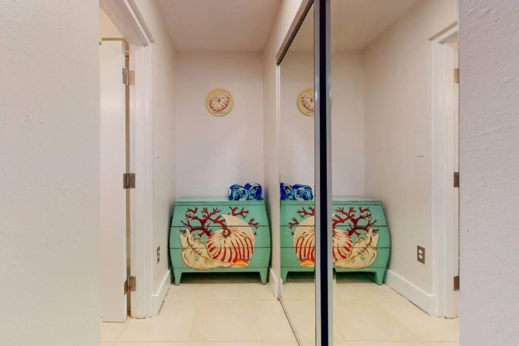 Sea Breeze, Studio 510, Beach Steps Away!+Pool+Wifi Ruskin Exterior photo
