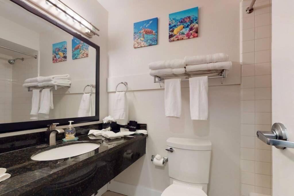 Sea Breeze, Studio 510, Beach Steps Away!+Pool+Wifi Ruskin Exterior photo